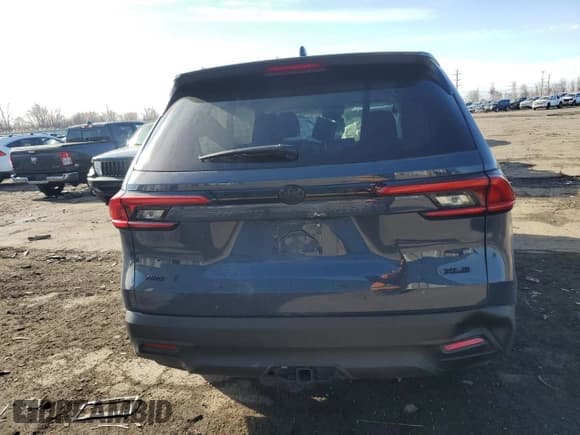 ✅ 2024 Toyota Highlander Platinum • VIN: 5TDAAAB50RS014653 • Lot: 93714005. Listed on Copart with 39,625 mi. Free auction sales archive from the USA and detailed vehicle history report at DreamBid. Image 6.