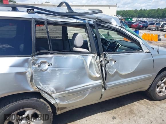 ✅ 2007 Toyota Highlander w/3rd Row • VIN: JTEDP21A370134927 • Lot: 42253382. Wystawiony na IAAI z przebiegiem 327 253 mil. Bezpłatny archiwum sprzedaży aukcyjnych z USA i szczegółowy raport historii pojazdu na DreamBid. Zdjęcie 6.