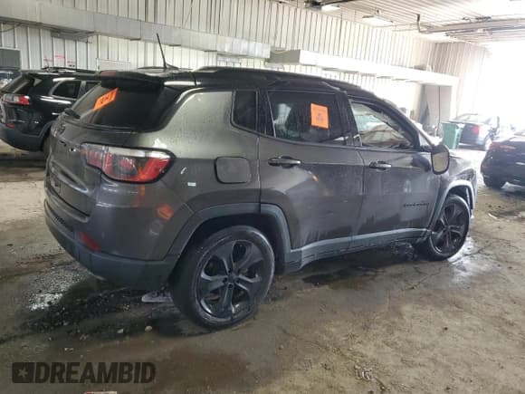 ✅ 2020 Jeep Compass Altitude • VIN: 3C4NJCBBXLT159084 • Лот: 92313375. Опубликован ранее на Copart с пробегом 99 790 миль. Бесплатный доступ к архиву аукционных продаж из США и подробный отчёт об истории автомобиля на DreamBid. Изображение 3.