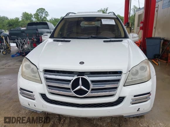 ✅ 2010 Mercedes-Benz GL 550 • VIN: 4JGBF8GE0AA590229 • Lot: 42662099. Wystawiony na IAAI z przebiegiem 181 917 mil. Bezpłatny archiwum sprzedaży aukcyjnych z USA i szczegółowy raport historii pojazdu na DreamBid. Zdjęcie 12.