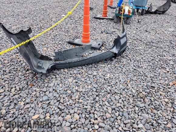 ✅ 2018 Subaru Outback Premium • VIN: 4S4BSAFC4J3255157 • Lot: 92513625. Listed on Copart with 83,520 mi. Free auction sales archive from the USA and detailed vehicle history report at DreamBid. Image 12.