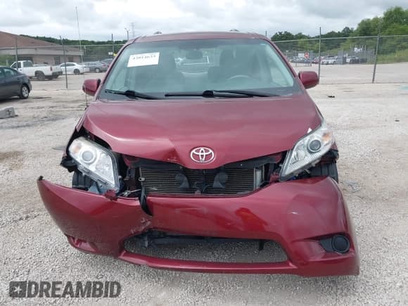 ✅ 2014 Toyota Sienna LE AAS • VIN: 5TDKK3DC7ES435563 • Lot: 43014633. Listed on IAAI with 201,161 mi. Free auction sales archive from the USA and detailed vehicle history report at DreamBid. Image 12.