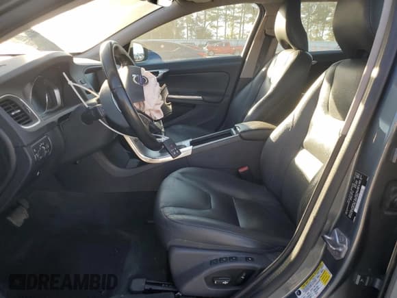 ✅ 2017 Volvo V60 Premier • VIN: YV140MEK2H1337627 • Lot: 82715315. Listed on Copart with 104,350 mi. Free auction sales archive from the USA and detailed vehicle history report at DreamBid. Image 7.