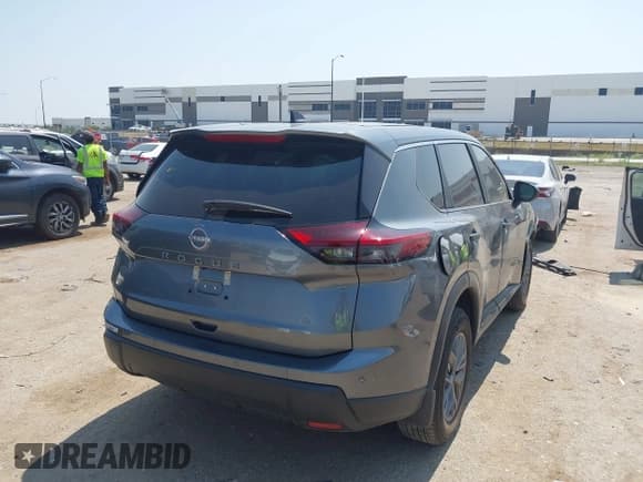 ✅ 2025 Nissan Rogue S • VIN: 5N1BT3AA3SC788780 • Lot: 43171928. Listed on IAAI with 7,658 mi. Free auction sales archive from the USA and detailed vehicle history report at DreamBid. Image 4.