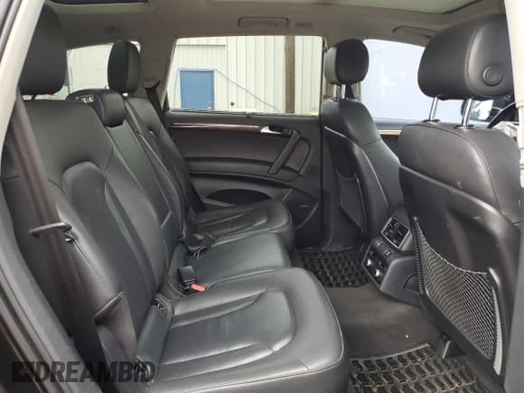 ✅ 2015 Audi Q7 S line Prestige • VIN: WA1DGAFE8FD031594 • Лот: 69850855. Опубликован ранее на Copart с пробегом 120 274 миль. Бесплатный доступ к архиву аукционных продаж из США и подробный отчёт об истории автомобиля на DreamBid. Изображение 10.