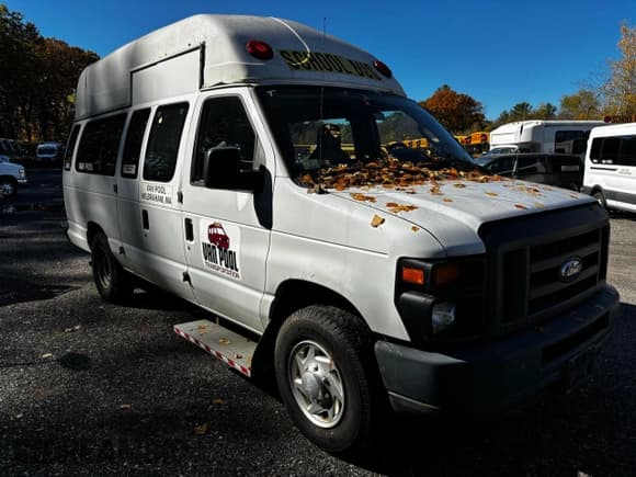 ✅ 2014 Ford Econoline Cargo Commercial • VIN: 1FTNS2EWXEDA21933 • Lot: 89734695. Listed on Copart with 179,130 mi. Free auction sales archive from the USA and detailed vehicle history report at DreamBid. Image 1.