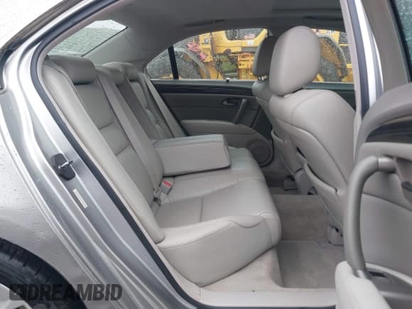 ✅ 2009 Acura RL • VIN: JH4KB26579C000251 • Lot: 42334101. Listed on IAAI with 92,388 mi. Free auction sales archive from the USA and detailed vehicle history report at DreamBid. Image 8.