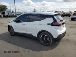 ✅ 2023 Chevrolet Bolt EV 2LT • VIN: 1G1FX6S08P4110800 • Lot: 46308505. Wystawiony na Copart z przebiegiem 66 274 mil. Bezpłatny archiwum sprzedaży aukcyjnych z USA i szczegółowy raport historii pojazdu na DreamBid. Zdjęcie 2.