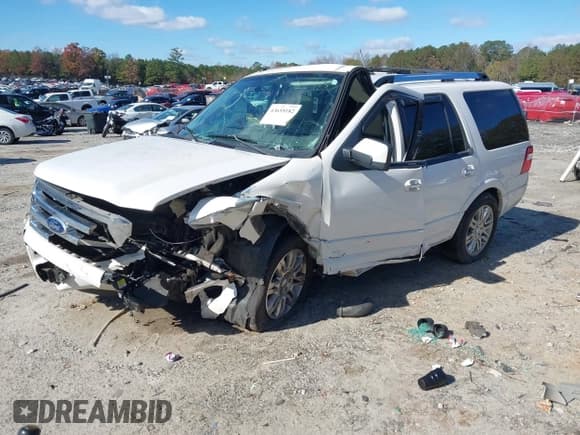 ✅ 2011 Ford Expedition Limited • VIN: 1FMJU1K55BEF27623 • Lot: 43655182. Listed on IAAI with 164,979 mi. Free auction sales archive from the USA and detailed vehicle history report at DreamBid. Image 18.