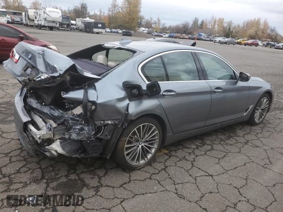 ✅ 2018 BMW 5 Series 540i • VIN: WBAJE5C50JWA97466 • Lot: 91938645. Wystawiony na Copart z przebiegiem 51 912 mil. Bezpłatny archiwum sprzedaży aukcyjnych z USA i szczegółowy raport historii pojazdu na DreamBid. Zdjęcie 3.