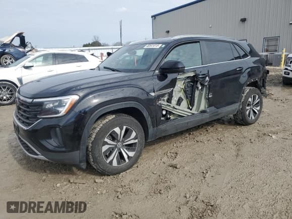 ✅ 2024 Volkswagen Atlas SE • VIN: 1V2LE2CAXRC206497 • Лот: 46541015. Опубликован ранее на Copart с пробегом 16 284 миль. Бесплатный доступ к архиву аукционных продаж из США и подробный отчёт об истории автомобиля на DreamBid. Изображение 1.