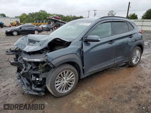 ✅ 2019 Hyundai Kona SEL • VIN: KM8K22AA1KU320425 • Лот: 69321573. Опубликован ранее на Copart с пробегом 82 913 миль. Бесплатный доступ к архиву аукционных продаж из США и подробный отчёт об истории автомобиля на DreamBid. Изображение 1.