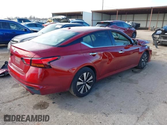 ✅ 2019 Nissan Altima SV • VIN: 1N4BL4DV8KN310003 • Lot: 41406127. Listed on IAAI with 130,577 mi. Free auction sales archive from the USA and detailed vehicle history report at DreamBid. Image 4.