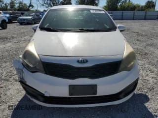 ✅ 2014 Kia Rio LX • VIN: KNADM4A32E6353864 • Lot: 92495505. Wystawiony na Copart z przebiegiem 205 259 mil. Bezpłatny archiwum sprzedaży aukcyjnych z USA i szczegółowy raport historii pojazdu na DreamBid. Zdjęcie 5.