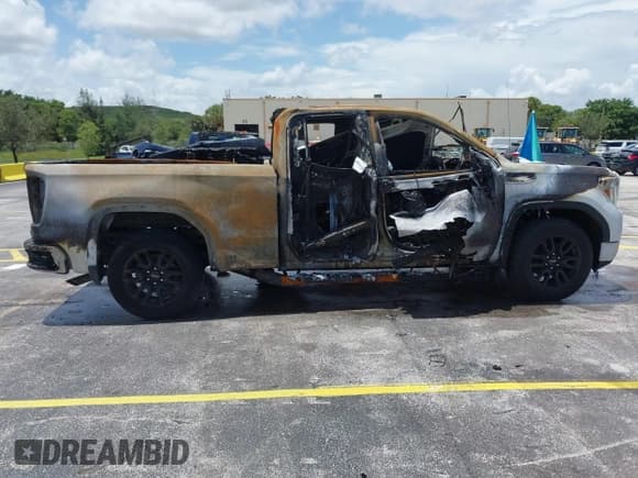 ✅ 2022 GMC Sierra 1500 Elevation • VIN: 1GTR8CEK3NZ146360 • Lot: 42725489. Listed on IAAI with Not provided. Free auction sales archive from the USA and detailed vehicle history report at DreamBid. Image 12.