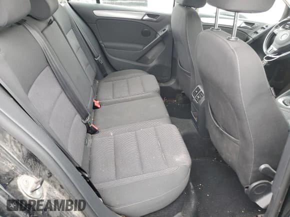 ✅ 2012 Volkswagen Golf TDI • VIN: WVWDM7AJ4CW350268 • Лот: 85113574. Опубликован ранее на Copart с пробегом 184 847 миль. Бесплатный доступ к архиву аукционных продаж из США и подробный отчёт об истории автомобиля на DreamBid. Изображение 10.