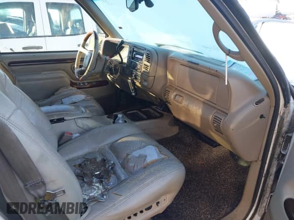 ✅ 2000 Cadillac Escalade • VIN: 1GYEK63R2YR230105 • Lot: 41575390. Listed on IAAI with 258,152 mi. Free auction sales archive from the USA and detailed vehicle history report at DreamBid. Image 5.