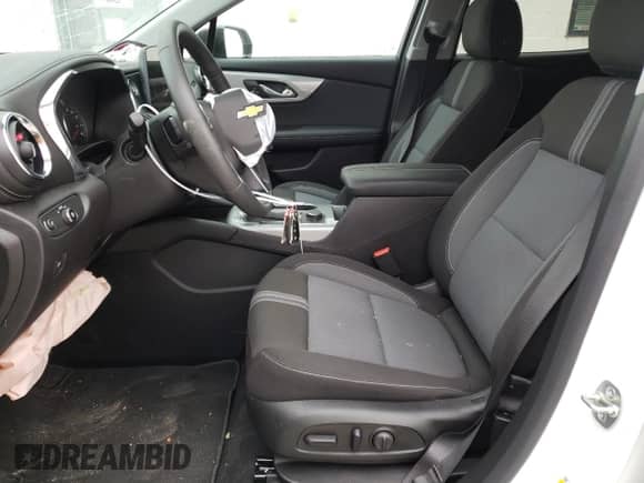 2023 Chevrolet Blazer LT z VIN 3GNKBHR46PS224150, wystawiony jako Copart lot #75610233 z przebiegiem Nie podano mil oraz . Historia ofert i sprzedaży dostępna na DreamBid. Obrazek 7.