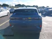 ✅ 2023 Volkswagen ID.4 S • VIN: 1V25MPE88PC040755 • Lot: 43454884. Wystawiony na IAAI z przebiegiem 8 117 mil. Bezpłatny archiwum sprzedaży aukcyjnych z USA i szczegółowy raport historii pojazdu na DreamBid. Zdjęcie 17.