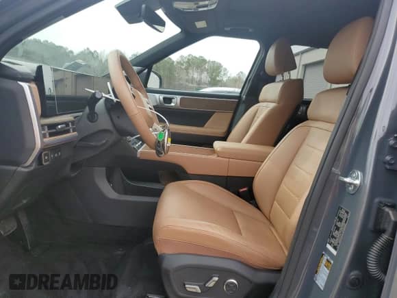 2024 Hyundai Santa Fe Limited с VIN 5NMP44GLXRH065025, выставлен на аукционе Copart как лот 44776675 с пробегом 5 285 миль миль и Списание • Salvage title. История ставок и продаж доступна на DreamBid. Изображение 7.