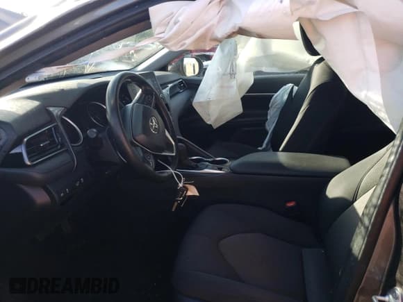 ✅ 2023 Toyota Camry LE • VIN: 4T1C11BKXPU094062 • Lot: 80136045. Wystawiony na Copart z przebiegiem 82 220 mil. Bezpłatny archiwum sprzedaży aukcyjnych z USA i szczegółowy raport historii pojazdu na DreamBid. Zdjęcie 7.