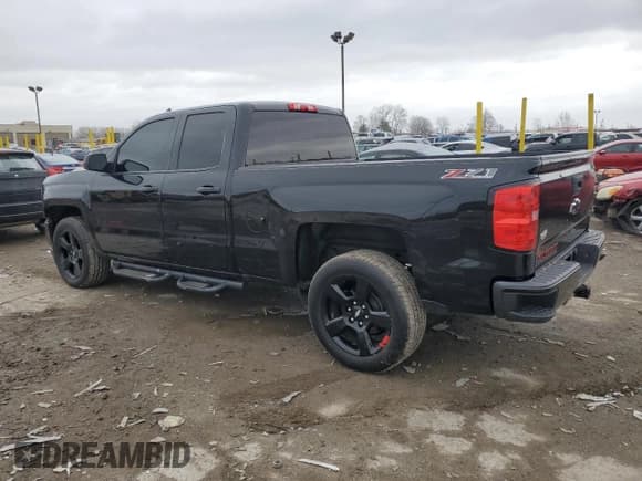 ✅ 2017 Chevrolet Silverado 1500 LT • VIN: 1GCVKREC2HZ317292 • Лот: 49960765. Опубликован ранее на Copart с пробегом 142 517 миль. Бесплатный доступ к архиву аукционных продаж из США и подробный отчёт об истории автомобиля на DreamBid. Изображение 2.