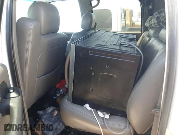 ✅ 2003 Chevrolet Suburban Z71 • VIN: 3GNFK16T53G289072 • Lot: 52262185. Wystawiony na Copart z przebiegiem Nie podano. Bezpłatny archiwum sprzedaży aukcyjnych z USA i szczegółowy raport historii pojazdu na DreamBid. Zdjęcie 11.