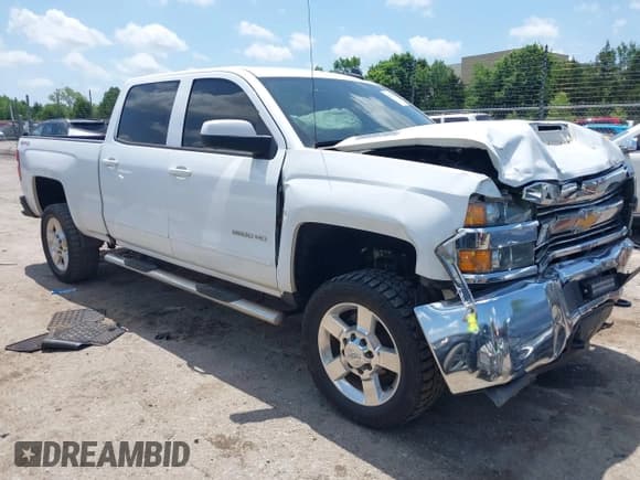 ✅ 2017 Chevrolet Silverado 2500HD LT • VIN: 1GC1KVEYXHF219437 • Lot: 42540161. Wystawiony na IAAI z przebiegiem 195 591 mil. Bezpłatny archiwum sprzedaży aukcyjnych z USA i szczegółowy raport historii pojazdu na DreamBid. Zdjęcie 1.