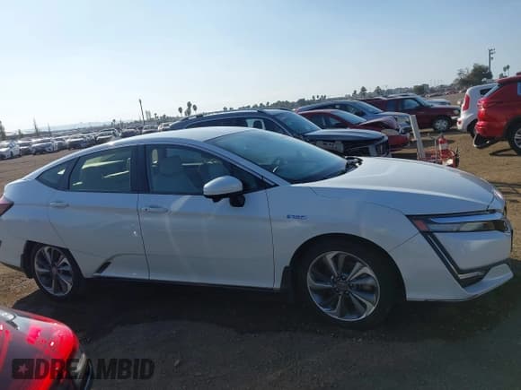 ✅ 2019 Honda Clarity • VIN: JHMZC5F18KC002087 • Lot: 43846306. Listed on IAAI with 158,958 mi. Free auction sales archive from the USA and detailed vehicle history report at DreamBid. Image 13.