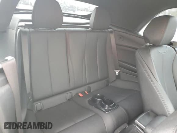 ✅ 2018 BMW 2 Series 230i • VIN: WBA2M7C51JVA97243 • Lot: 42369135. Wystawiony na Copart z przebiegiem 52 606 mil. Bezpłatny archiwum sprzedaży aukcyjnych z USA i szczegółowy raport historii pojazdu na DreamBid. Zdjęcie 10.