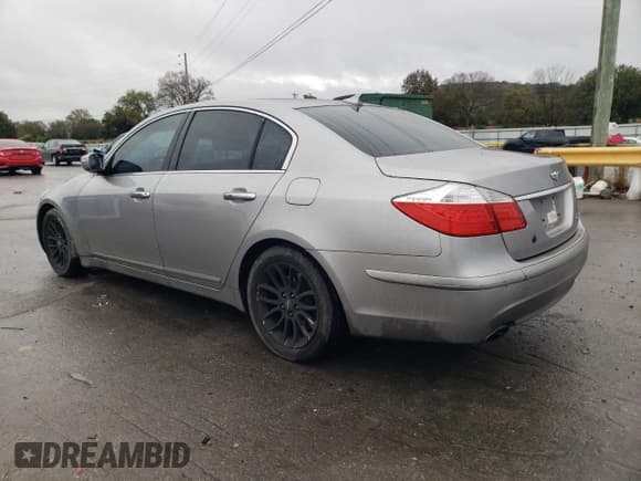 ✅ 2010 Hyundai Genesis • VIN: KMHGC4DE0AU095457 • Lot: 89697535. Wystawiony na Copart z przebiegiem 160 918 mil. Bezpłatny archiwum sprzedaży aukcyjnych z USA i szczegółowy raport historii pojazdu na DreamBid. Zdjęcie 2.