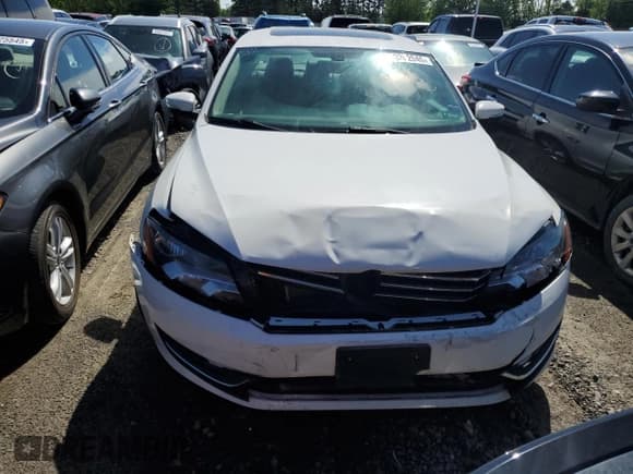 ✅ 2013 Volkswagen Passat SE • VIN: 1VWBN7A36DC001666 • Lot: 53302045. Listed on Copart with 124,992 mi. Free auction sales archive from the USA and detailed vehicle history report at DreamBid. Image 5.