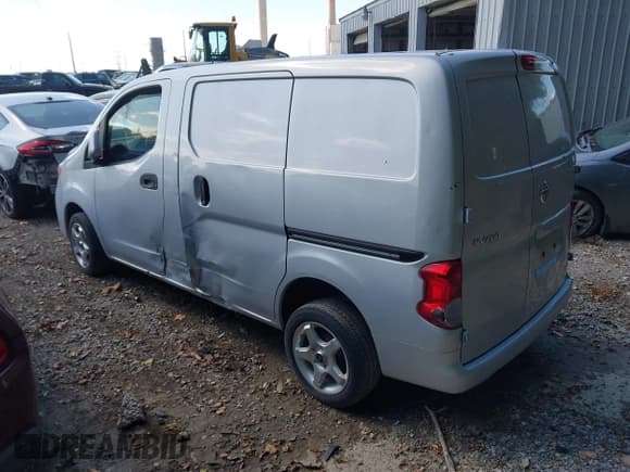 ✅ 2014 Nissan NV200 SV • VIN: 3N6CM0KN0EK700186 • Lot: 42973317. Wystawiony na IAAI z przebiegiem 130 462 mil. Bezpłatny archiwum sprzedaży aukcyjnych z USA i szczegółowy raport historii pojazdu na DreamBid. Zdjęcie 3.