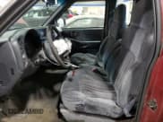 ✅ 1999 Chevrolet S-10 LS • VIN: 1GCCS19X9XK105017 • Лот: 81113464. Опубликован ранее на Copart с пробегом 210 892 миль. Бесплатный доступ к архиву аукционных продаж из США и подробный отчёт об истории автомобиля на DreamBid. Изображение 7.