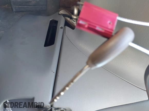 ✅ 2005 Dodge Caravan SE • VIN: 1D4GP24R65B388929 • Lot: 43509037. Wystawiony na IAAI z przebiegiem 225 987 mil. Bezpłatny archiwum sprzedaży aukcyjnych z USA i szczegółowy raport historii pojazdu na DreamBid. Zdjęcie 11.