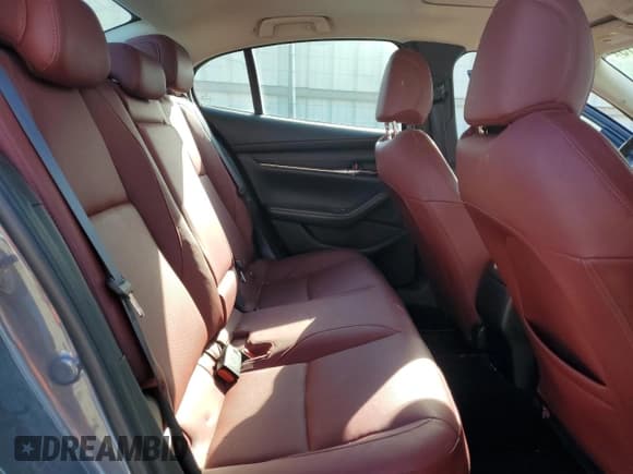 ✅ 2023 Mazda 3 S Carbon Edition • VIN: 3MZBPACM1PM365364 • Lot: 70030315. Wystawiony na Copart z przebiegiem 76 978 mil. Bezpłatny archiwum sprzedaży aukcyjnych z USA i szczegółowy raport historii pojazdu na DreamBid. Zdjęcie 10.