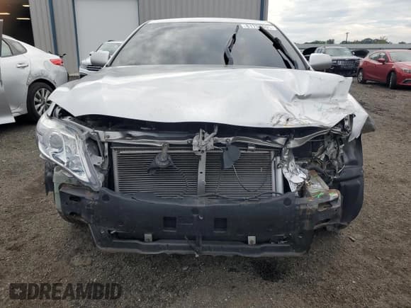 ✅ 2011 Toyota Camry LE • VIN: 4T1BF3EK2BU758920 • Лот: 81750695. Опубликован ранее на Copart с пробегом 304 683 миль. Бесплатный доступ к архиву аукционных продаж из США и подробный отчёт об истории автомобиля на DreamBid. Изображение 5.