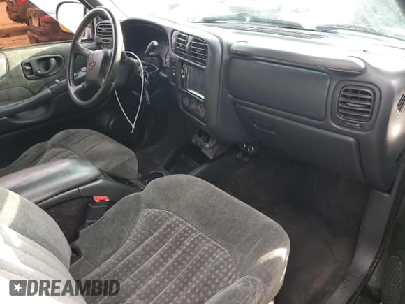 ✅ 2002 Chevrolet S-10 LS • VIN: 1GCCT19W728181040 • Лот: 77814464. Опубликован ранее на Copart с пробегом 116 481 миль. Бесплатный доступ к архиву аукционных продаж из США и подробный отчёт об истории автомобиля на DreamBid. Изображение 8.