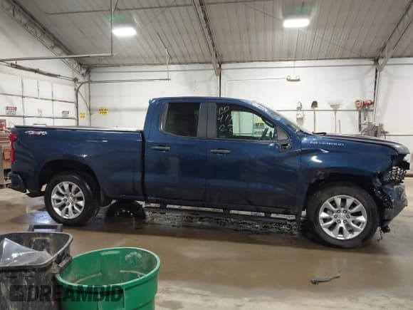 ✅ 2022 Chevrolet Silverado 1500 Custom • VIN: 1GCRYBEK5NZ201479 • Lot: 41741254. Listed on IAAI with 36,895 mi. Free auction sales archive from the USA and detailed vehicle history report at DreamBid. Image 13.