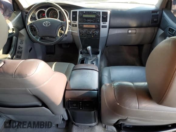 ✅ 2005 Toyota 4Runner Limited • VIN: JTEZT17R758005550 • Lot: 86707565. Wystawiony na Copart z przebiegiem 266 363 mil. Bezpłatny archiwum sprzedaży aukcyjnych z USA i szczegółowy raport historii pojazdu na DreamBid. Zdjęcie 8.