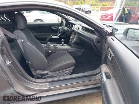 ✅ 2016 Ford Mustang EcoBoost Premium • VIN: 1FA6P8TH1G5204721 • Lot: 43416078. Wystawiony na IAAI z przebiegiem 95 997 mil. Bezpłatny archiwum sprzedaży aukcyjnych z USA i szczegółowy raport historii pojazdu na DreamBid. Zdjęcie 5.