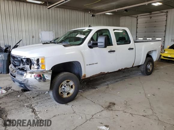 ✅ 2009 Chevrolet Silverado 2500HD Work Truck • VIN: 1GCHK43K79F189371 • Lot: 63096975. Wystawiony na Copart z przebiegiem 178 431 mil. Bezpłatny archiwum sprzedaży aukcyjnych z USA i szczegółowy raport historii pojazdu na DreamBid. Zdjęcie 1.