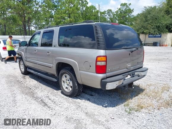 ✅ 2000 Chevrolet Suburban LS • VIN: 3GNFK16TXYG130202 • Лот: 42924507. Опубликован ранее на IAAI с пробегом 229 504 миль. Бесплатный доступ к архиву аукционных продаж из США и подробный отчёт об истории автомобиля на DreamBid. Изображение 3.