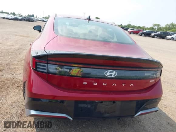 2024 Hyundai Sonata SEL z VIN KMHL34JJ3RA092341, wystawiony jako IAAI lot #42483157 z przebiegiem 14 185 mil mil oraz . Historia ofert i sprzedaży dostępna na DreamBid. Obrazek 16.