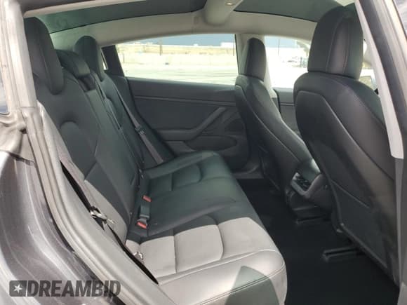 ✅ 2018 Tesla Model 3 Long Range Battery • VIN: 5YJ3E1EB5JF132382 • Lot: 56401425. Wystawiony na Copart z przebiegiem 118 120 mil. Bezpłatny archiwum sprzedaży aukcyjnych z USA i szczegółowy raport historii pojazdu na DreamBid. Zdjęcie 10.