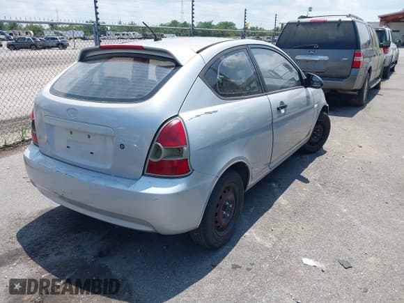 ✅ 2008 Hyundai Accent GS • VIN: KMHCM36C98U066163 • Лот: 42410152. Опубликован ранее на IAAI с пробегом 196 656 миль. Бесплатный доступ к архиву аукционных продаж из США и подробный отчёт об истории автомобиля на DreamBid. Изображение 4.