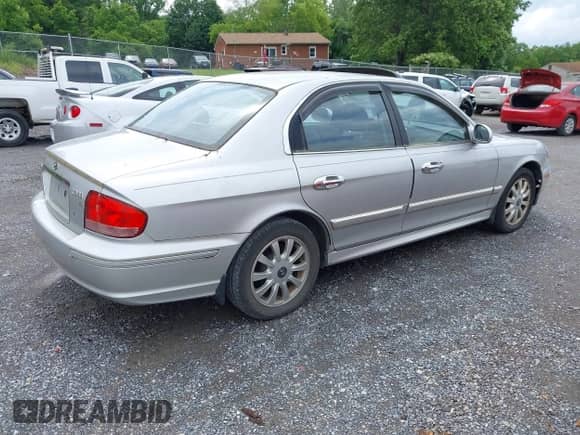 ✅ 2004 Hyundai Sonata GLS • VIN: KMHWF35HX4A960494 • Лот: 42351968. Размещён на IAAI с пробегом 230 019 миль миль. Получите бесплатный доступ к архиву аукционных продаж из США и посмотрите подробный отчёт об истории автомобиля на DreamBid. Изображение 4.