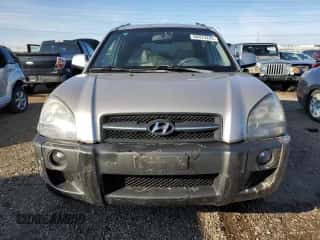 2005 Hyundai Tucson GLS z VIN KM8JN12D15U094753, wystawiony jako Copart lot #86075204 z przebiegiem 84 161 mil mil oraz Czysty tytuł • Clean title. Historia ofert i sprzedaży dostępna na DreamBid. Obrazek 5.