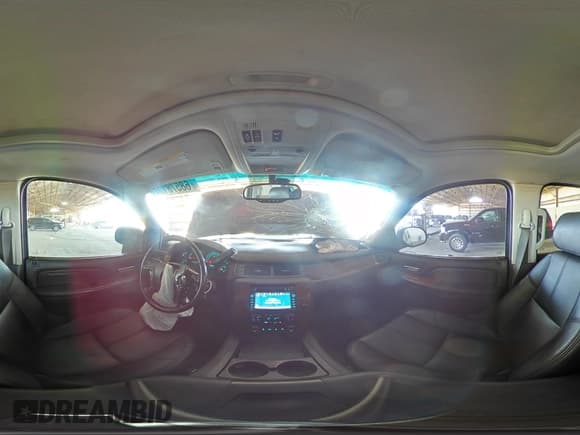 ✅ 2008 Chevrolet Suburban 3LT • VIN: 1GNFC16008R123357 • Lot: 68578134. Wystawiony na Copart z przebiegiem 276 123 mil. Bezpłatny archiwum sprzedaży aukcyjnych z USA i szczegółowy raport historii pojazdu na DreamBid. Zdjęcie 14.