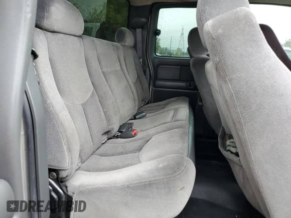 2005 GMC Sierra 1500 SLE with VIN 2GTEK19V751136724, listed as a Copart auction lot 71439045 with 281,062 mi miles and Salvage title. Bid and sale history available at DreamBid. Image 10.